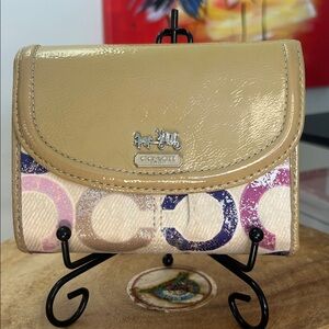 Coach Madison Signature Distressed Op Art Silver/Violet Wallet 5.25”x 4” NWOT